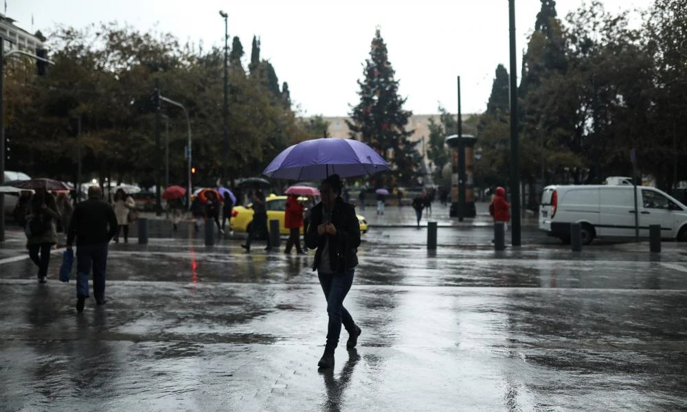 Αλλάζει και πάλι το σκηνικό του καιρού: Βροχές και σποραδικές καταιγίδες με πτώση θερμοκρασίας